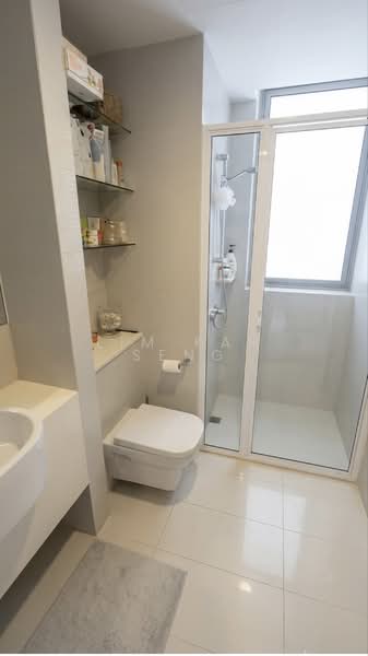 The Wharf Residence, 7 Tong Watt Road, 2 Bedrooms, 1,033 sqft, Condominium For Sale, by Lim Kah Seng, 500204915 - Bathroom - PropertyGuru.com.sg