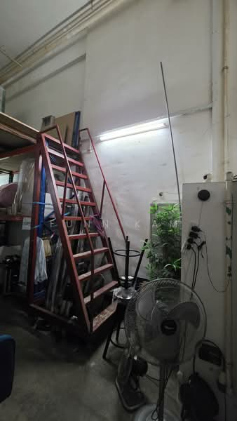 Northpoint Bizhub, 2 Yishun Industrial Street 1, 2,561 sqft, Light Industrial (B1) For Sale, by Funn Kam, 500204921 - Interior - CommercialGuru.com.sg