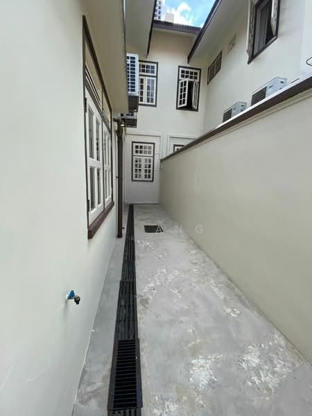 Townerville, 47 McNair Road, 3 Bedrooms, 2,424 sqft, Conservation House For Rent, by CJ Ang, 500204924 - Exterior Backyard - PropertyGuru.com.sg