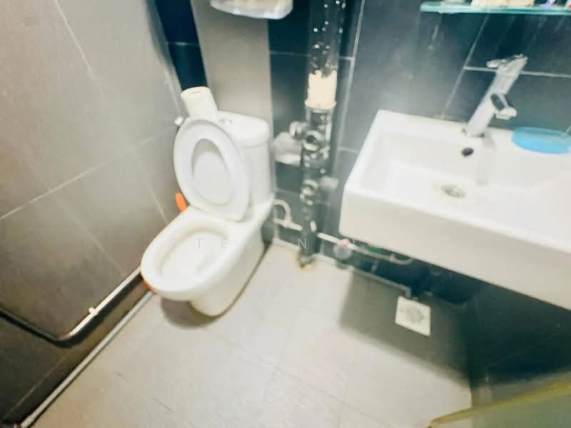326 Ang Mo Kio Avenue 3, 326 Ang Mo Kio Avenue 3, 3 Bedrooms, 990 sqft, HDB Flat For Sale, by Steven NG, 500204926 - Bathroom - PropertyGuru.com.sg