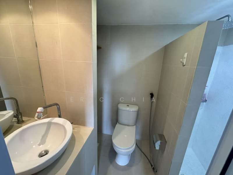 International Plaza, 10 Anson Road, 2 Bedrooms, 1,000 sqft, Apartment For Rent, by Eric Chia, 500204931 - Bathroom - PropertyGuru.com.sg