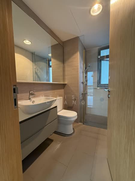 The Glades, 20 Bedok Rise, 3 Bedrooms, 1,044 sqft, Condominium For Sale, by Melissa Chang, 500204932 - Bathroom - PropertyGuru.com.sg