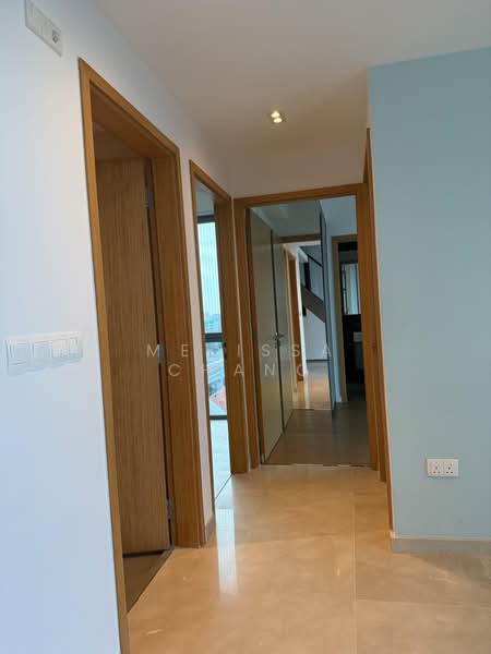 The Glades, 20 Bedok Rise, 3 Bedrooms, 1,044 sqft, Condominium For Sale, by Melissa Chang, 500204932 - Corridor - PropertyGuru.com.sg