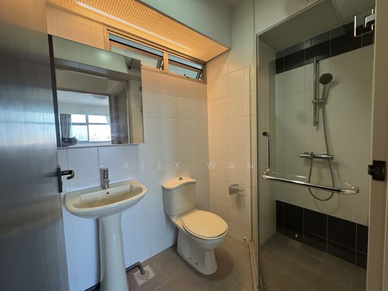 18D Holland Drive, 18D Holland Drive, 3 Bedrooms, 990 sqft, HDB Flat For Sale, by Alex Wan, 500204933 - PropertyGuru.com.sg