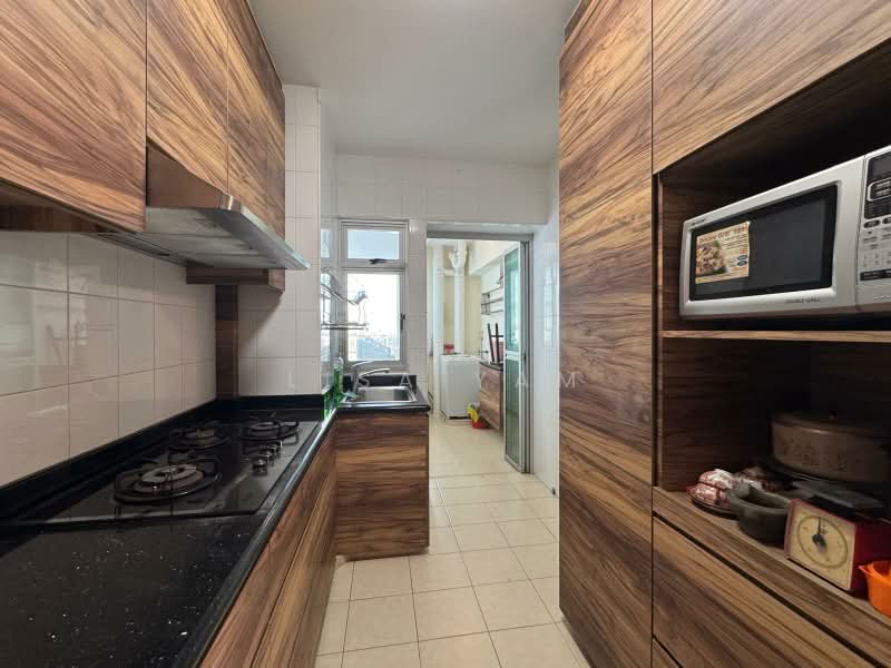 18D Holland Drive, 18D Holland Drive, 3 Bedrooms, 990 sqft, HDB Flat For Sale, by Lisa YAM, 500204935 - Kitchen - PropertyGuru.com.sg