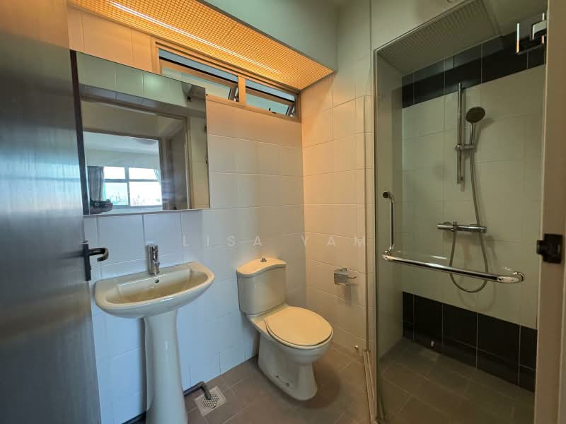 18D Holland Drive, 18D Holland Drive, 3 Bedrooms, 990 sqft, HDB Flat For Sale, by Lisa YAM, 500204935 - Bathroom - PropertyGuru.com.sg