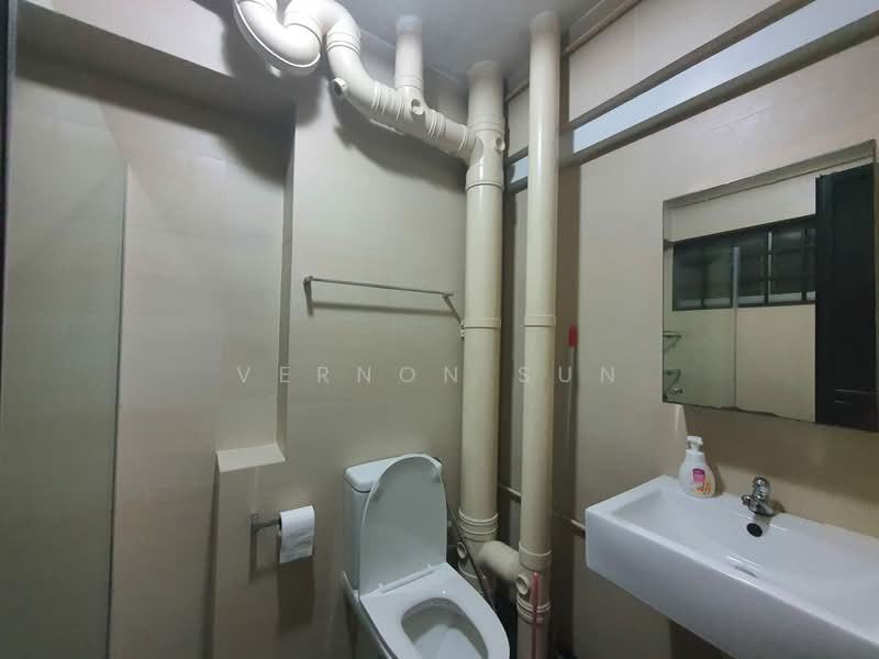 229 Bishan Street 23, 229 Bishan Street 23, 3 Bedrooms, 1,119 sqft, HDB Flat For Rent, by Vernon Sun, 500204936 - Bathroom - PropertyGuru.com.sg