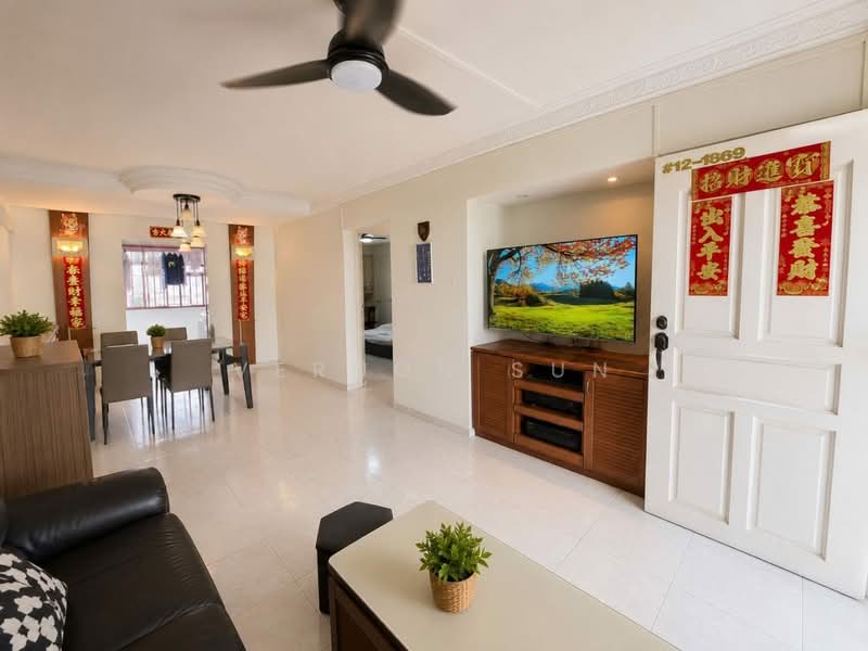 575 Ang Mo Kio Avenue 10, 575 Ang Mo Kio Avenue 10, 2 Bedrooms, 721 sqft, HDB Flat For Sale, by Vernon Sun, 500204946 - Living Room - PropertyGuru.com.sg