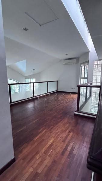 2-Storey Detached with Semi-Sunken Deck Pool and Garden, Jalan Jambu Ayer, Clementi Park / Upper Bukit Timah, 5 Bedrooms, 5,000 sqft, Detached House For Rent, by Vanessa Terk, 500204948 - Interior - PropertyGuru.com.sg
