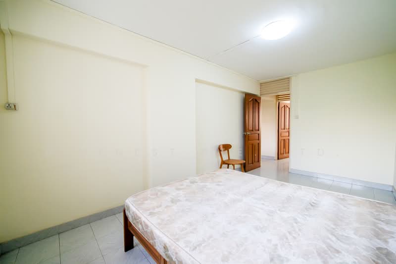 920 Jurong West Street 92, 920 Jurong West Street 92, 3 Bedrooms, 1,313 sqft, HDB Flat For Sale, by JOREEN LIM, 500204956 - Bedroom - PropertyGuru.com.sg