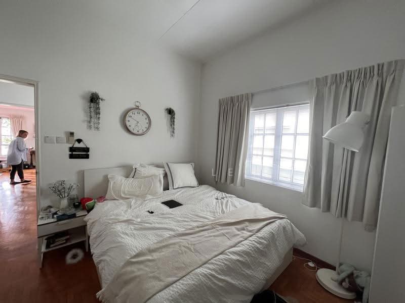 Shamrock Park, 60 Namly Place, Tanglin / Holland / Bukit Timah, 3 Bedrooms, 3,500 sqft, Semi-Detached House For Rent, by Ben Lee, 500204958 - Bedroom - PropertyGuru.com.sg
