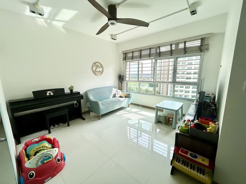 355A Anchorvale Lane, 355A Anchorvale Lane, 3 Bedrooms, 1,001 sqft, HDB Flat For Sale, by David Lim, 500204964 - Living Room - PropertyGuru.com.sg