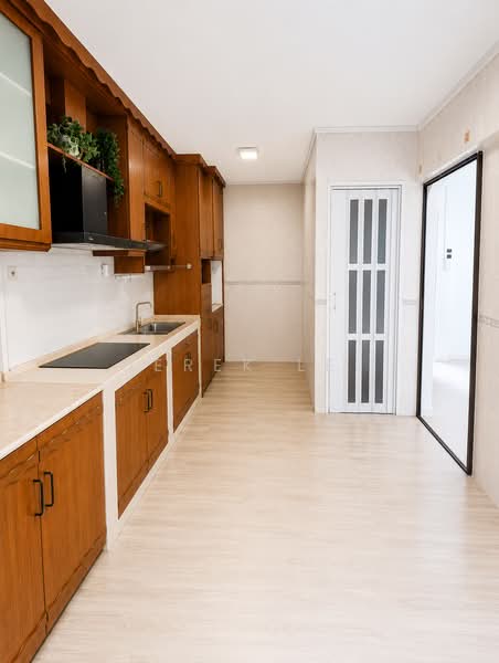 430 Bukit Panjang Ring Road, 430 Bukit Panjang Ring Road, 3 Bedrooms, 1,119 sqft, HDB Flat For Sale, by Derek Lee, 500204968 - Kitchen - AI enhanced - PropertyGuru.com.sg