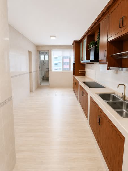 430 Bukit Panjang Ring Road, 430 Bukit Panjang Ring Road, 3 Bedrooms, 1,119 sqft, HDB Flat For Sale, by Derek Lee, 500204968 - Kitchen - AI enhanced - PropertyGuru.com.sg