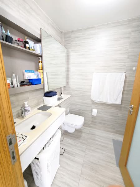 Trilive, 115 Tampines Road, 3 Bedrooms, 904 sqft, Condominium For Sale, by Sito Jian Xin 司徒健新, 500204976 - Bathroom - PropertyGuru.com.sg