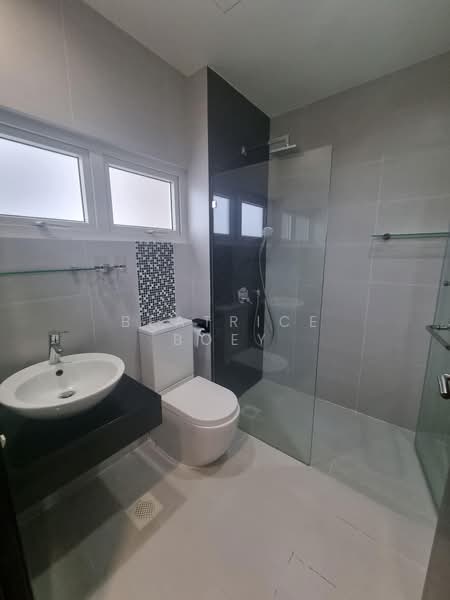 Vogx, 111 Dorset Road, 2 Bedrooms, 872 sqft, Condominium For Rent, by Beatrice Boey, 500204980 - Bathroom - PropertyGuru.com.sg