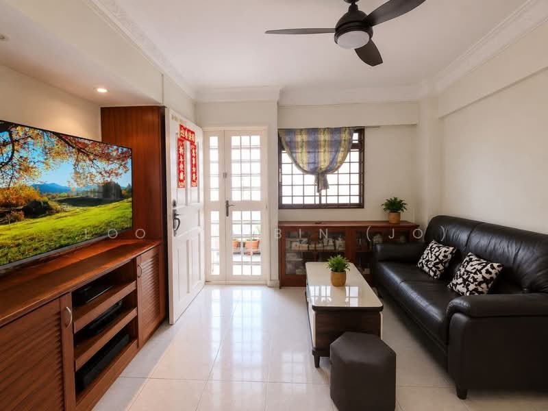 575 Ang Mo Kio Avenue 10, 575 Ang Mo Kio Avenue 10, 2 Bedrooms, 721 sqft, HDB Flat For Sale, by Loo Jia Bin (Jo), 500204984 - Living Room - PropertyGuru.com.sg