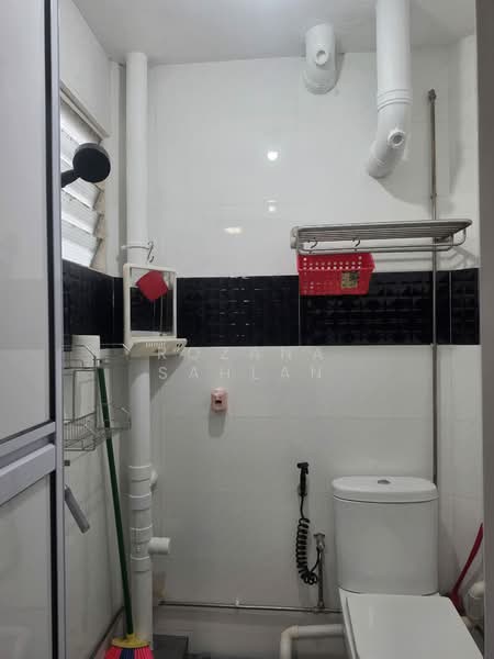 218 Yishun Street 21, 218 Yishun Street 21, Room Rental, 100 sqft, HDB Flat For Rent, by Rozana Sahlan, 500204986 - Bathroom - PropertyGuru.com.sg