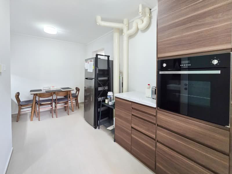 3 Toh Yi Drive, 3 Toh Yi Drive, 4 Bedrooms, 1,572 sqft, HDB Flat For Sale, by Clive Foo, 500205001 - Built-In Kitchen Cabinetry & Oven - PropertyGuru.com.sg