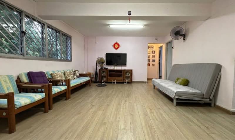 11 Holland Drive, 11 Holland Drive, 3 Bedrooms, 947 sqft, HDB Flat For Sale, by Chen Shu Huey, 500205004 - Living Room - PropertyGuru.com.sg