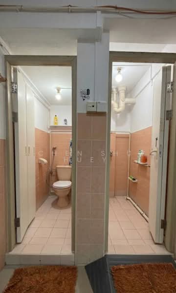 11 Holland Drive, 11 Holland Drive, 3 Bedrooms, 947 sqft, HDB Flat For Sale, by Chen Shu Huey, 500205004 - Bathroom - PropertyGuru.com.sg