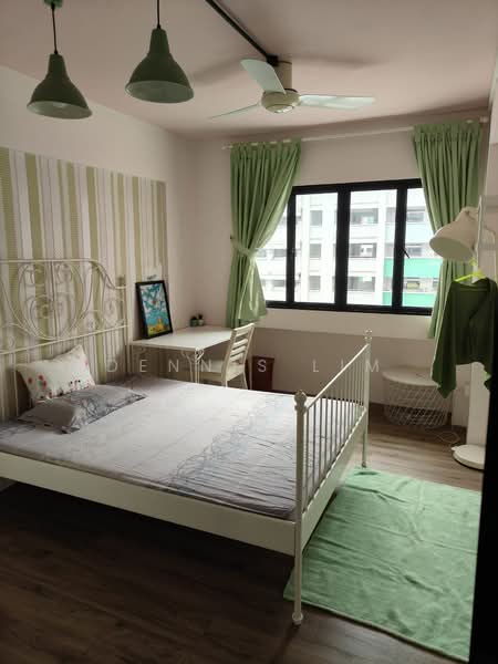 832 Jurong West Street 81, 832 Jurong West Street 81, 4 Bedrooms, 1,356 sqft, HDB Flat For Sale, by Dennis Lim, 500205010 - Bedroom - PropertyGuru.com.sg