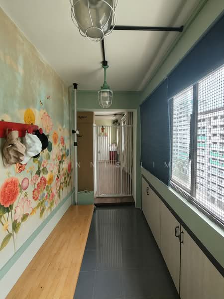 832 Jurong West Street 81, 832 Jurong West Street 81, 4 Bedrooms, 1,356 sqft, HDB Flat For Sale, by Dennis Lim, 500205010 - Corridor - PropertyGuru.com.sg