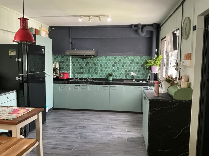832 Jurong West Street 81, 832 Jurong West Street 81, 4 Bedrooms, 1,356 sqft, HDB Flat For Sale, by Dennis Lim, 500205010 - Kitchen - PropertyGuru.com.sg