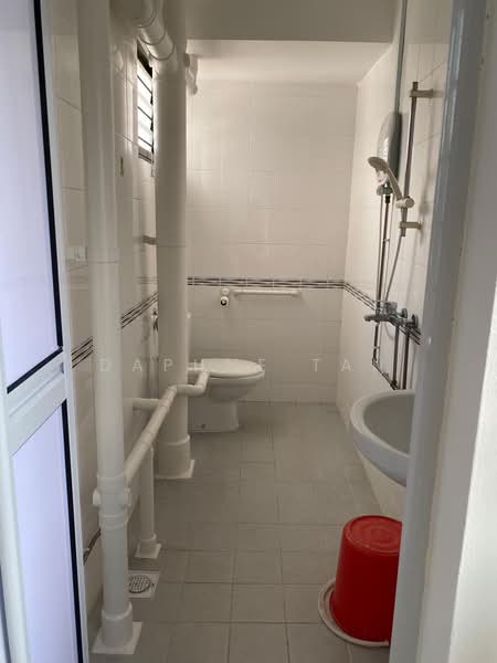 103 Bukit Purmei Road, 103 Bukit Purmei Road, 3 Bedrooms, 1,001 sqft, HDB Flat For Rent, by Daphne Tan, 500205011 - Bathroom - PropertyGuru.com.sg