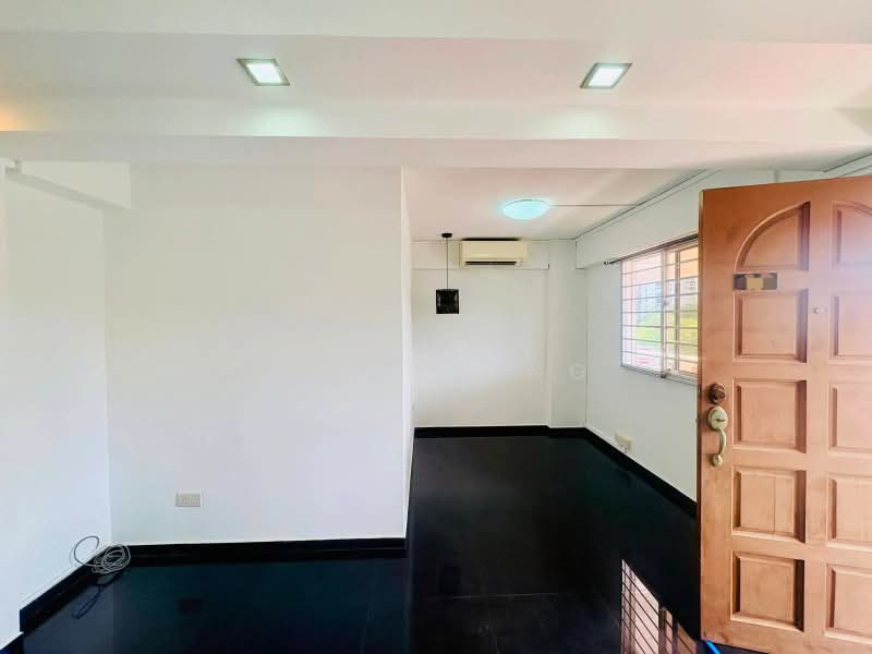 8 Empress Road, 8 Empress Road, 2 Bedrooms, 699 sqft, HDB Flat For Sale, by Steven NG, 500205013 - Entrance - PropertyGuru.com.sg