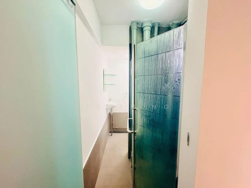 8 Empress Road, 8 Empress Road, 2 Bedrooms, 699 sqft, HDB Flat For Sale, by Steven NG, 500205013 - Bathroom - PropertyGuru.com.sg