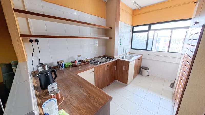 272 Tampines Street 22, 272 Tampines Street 22, 2 Bedrooms, 785 sqft, HDB Flat For Sale, by KENNETH CHUA, 500205016 - Kitchen - PropertyGuru.com.sg