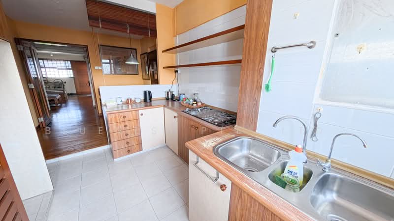 272 Tampines Street 22, 272 Tampines Street 22, 2 Bedrooms, 785 sqft, HDB Flat For Sale, by KENNETH CHUA, 500205016 - Kitchen - PropertyGuru.com.sg