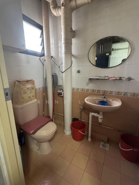 324D Sengkang East Way, 324D Sengkang East Way, 3 Bedrooms, 1,184 sqft, HDB Flat For Sale, by Anne Lay, 500205028 - Bathroom - PropertyGuru.com.sg