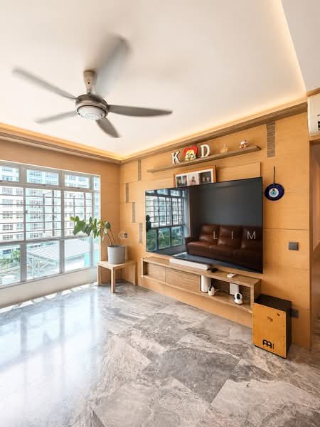 210A Compassvale Lane, 210A Compassvale Lane, 3 Bedrooms, 1,001 sqft, HDB Flat For Sale, by Douglas Lim, 500205029 - Living Room - PropertyGuru.com.sg