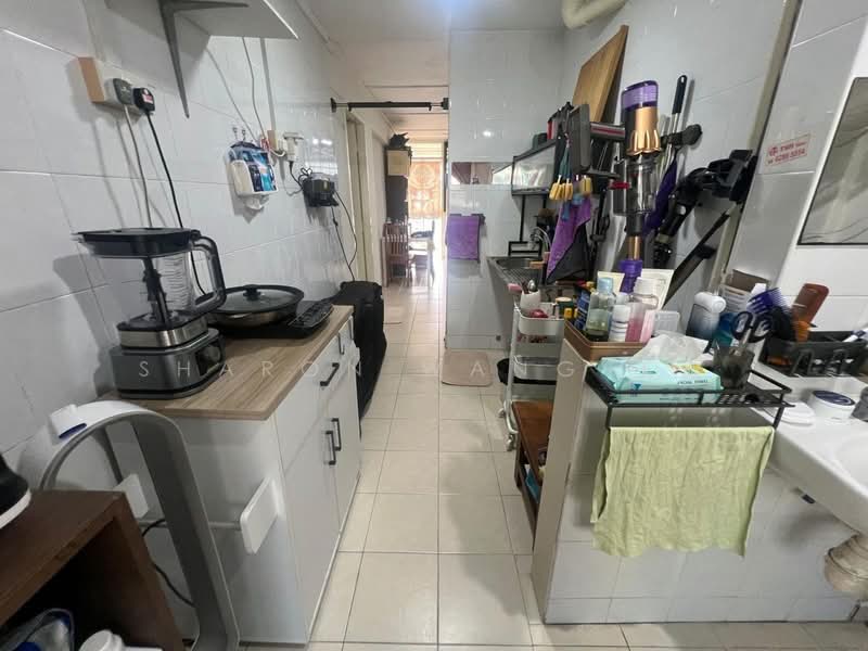 52 Lorong 6 Toa Payoh, 52 Lorong 6 Toa Payoh, 1 Bedroom, 463 sqft, HDB Flat For Sale, by Sharon Wang 王璇, 500205038 - Corridor - PropertyGuru.com.sg