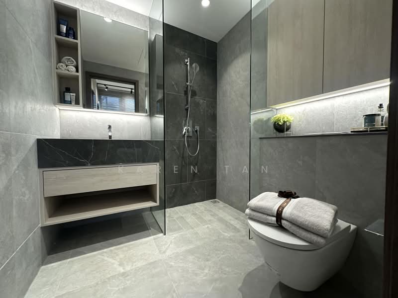 Orchard Sophia, 130 Sophia Road, 2 Bedrooms, 635 sqft, Condominium For Rent, by Karen Tan, 500205039 - Bathroom - PropertyGuru.com.sg