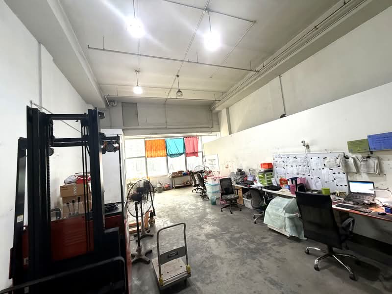 Wcega Plaza, 1 Bukit Batok Crescent, 2,601 sqft, Light Industrial (B1) For Rent, by Allan Tan, 500205040 - Interior - CommercialGuru.com.sg