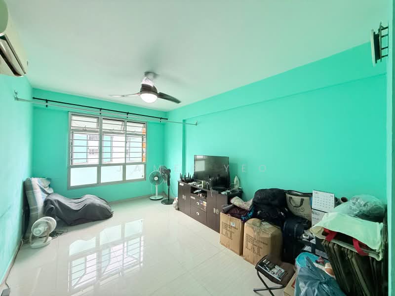 424B Yishun Avenue 11, 424B Yishun Avenue 11, 1 Bedroom, 506 sqft, HDB Flat For Sale, by James Yeo, 500205042 - Living Room - PropertyGuru.com.sg