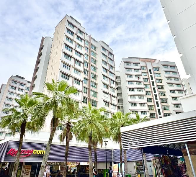 527C Costa Ris, 527C Pasir Ris Street 51, 2 Bedrooms, 732 sqft, HDB Flat For Sale, by Daphne Tay 谢合宝, 500205057 - Facade - PropertyGuru.com.sg