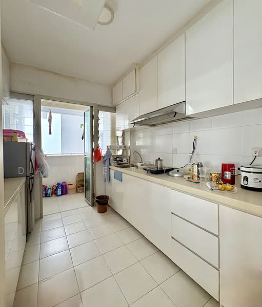 527C Costa Ris, 527C Pasir Ris Street 51, 2 Bedrooms, 732 sqft, HDB Flat For Sale, by Daphne Tay 谢合宝, 500205057 - Kitchen - PropertyGuru.com.sg
