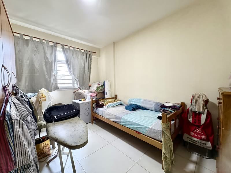 527C Costa Ris, 527C Pasir Ris Street 51, 2 Bedrooms, 732 sqft, HDB Flat For Sale, by Daphne Tay 谢合宝, 500205057 - Master Bedroom - PropertyGuru.com.sg
