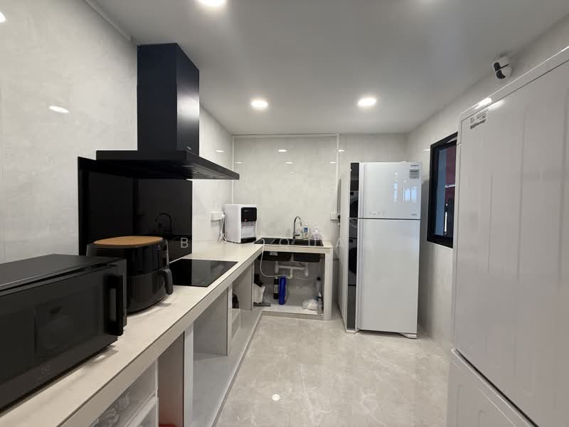 The Springfield, 107 Chempaka Kuning Link, Room Rental, 175 sqft, Cluster House For Rent, by Ben Quah, 500205066 - Kitchen - PropertyGuru.com.sg
