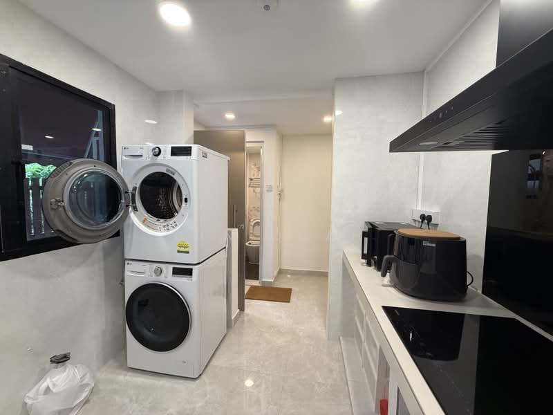 The Springfield, 107 Chempaka Kuning Link, Room Rental, 175 sqft, Cluster House For Rent, by Ben Quah, 500205066 - Kitchen - PropertyGuru.com.sg