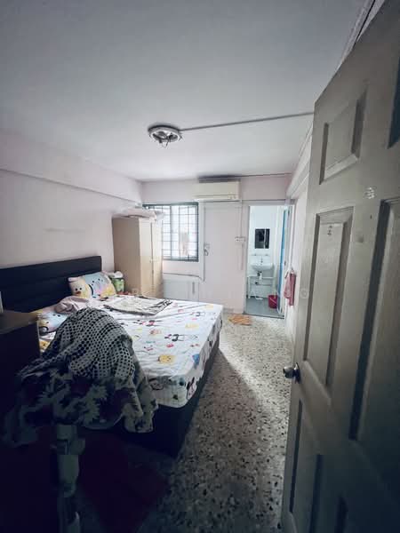 343 Clementi Avenue 5, 343 Clementi Avenue 5, 2 Bedrooms, 721 sqft, HDB Flat For Sale, by Hub Chiang, 500205069 - Master Bedroom - PropertyGuru.com.sg