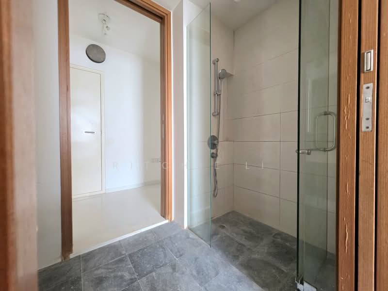 RV Suites, 396 River Valley Road, 2 Bedrooms, 603 sqft, Apartment For Rent, by Ritchie Li, 500205074 - Bathroom - PropertyGuru.com.sg