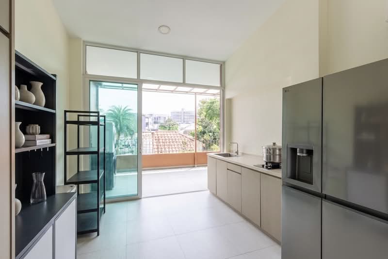 poh huat drive, poh huat drive, 4 Bedrooms, 2,800 sqft, Terraced House For Sale, by Jason Chen, 500205075 - Kitchen - PropertyGuru.com.sg