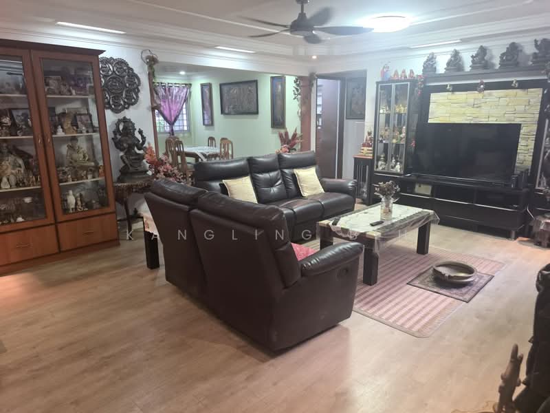 419 Woodlands Street 41, 419 Woodlands Street 41, 5 Bedrooms, 1,894 sqft, HDB Flat For Sale, by KangLing Beh, 500205106 - Living Room - PropertyGuru.com.sg