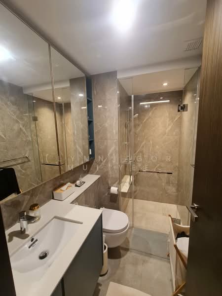 Clavon, 8 Clementi Avenue 1, 2 Bedrooms, 764 sqft, Condominium For Sale, by (Lynn) Gor Mui Yee, 500205109 - Bathroom - PropertyGuru.com.sg