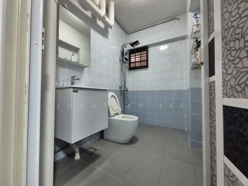 769 Bedok Reservoir View, 769 Bedok Reservoir View, 3 Bedrooms, 1,130 sqft, HDB Flat For Sale, by Jonathan Lee, 500205110 - Bathroom - PropertyGuru.com.sg